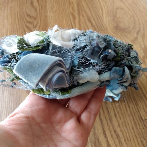 Vintage Blue Floral Hat Topper Shabby Velvet Netting 50s 60s - Picture 5 of 11